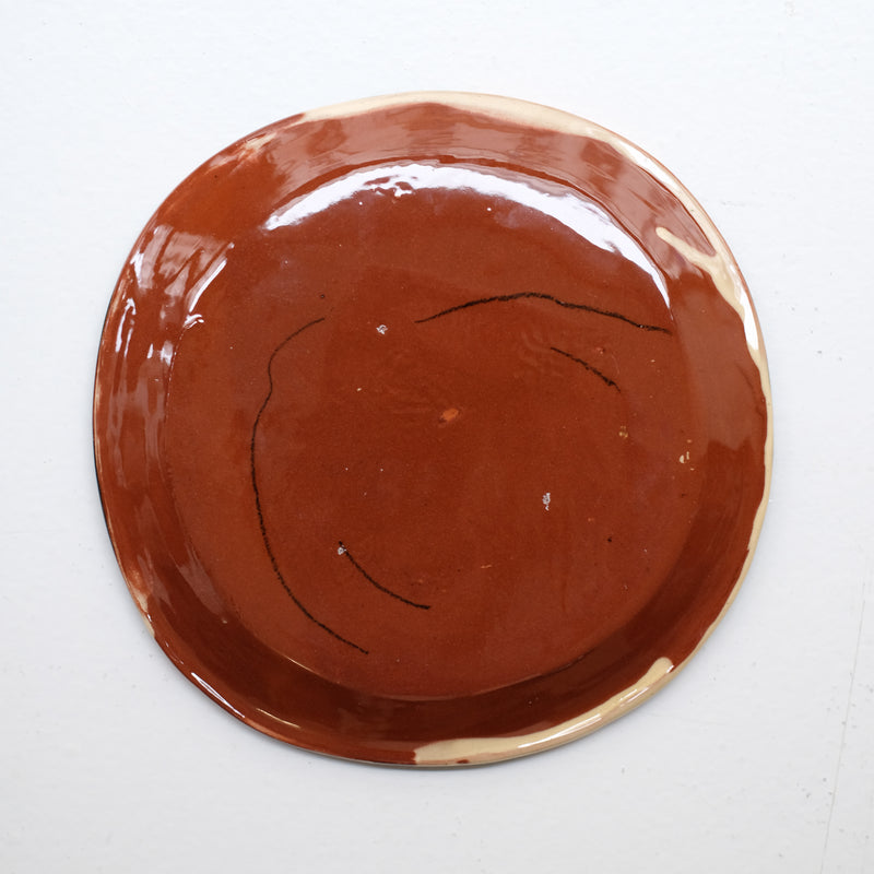 Assiette 38HB28 en faïence rouge D 19,5cm - Multicolore d'Héloise Bariol chez Brutal Ceramics