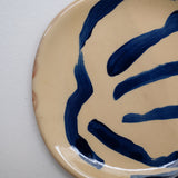 Assiette 38HB31 en faïence rouge D 19,5cm - Multicolore d'Héloise Bariol chez Brutal Ceramics