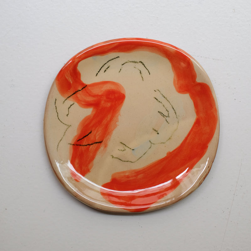 Assiette 38HB32 en faïence rouge D 19,5cm - Multicolore d'Héloise Bariol chez Brutal Ceramics