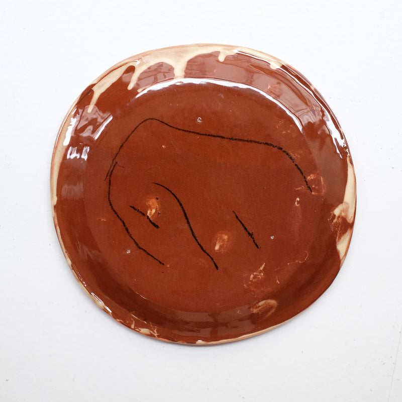 Assiette 38HB32 en faïence rouge D 19,5cm - Multicolore d'Héloise Bariol chez Brutal Ceramics