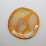 Assiette 38HB33 en faïence rouge D 19,5cm - Multicolore d'Héloise Bariol chez Brutal Ceramics