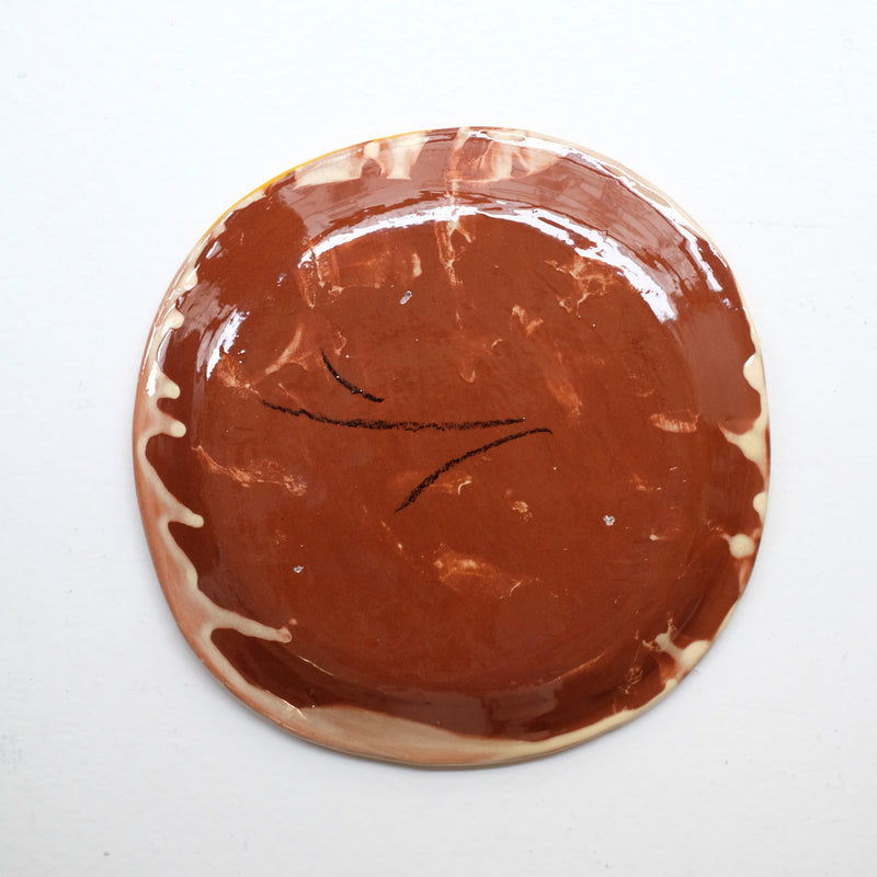 Assiette 38HB33 en faïence rouge D 19,5cm - Multicolore d'Héloise Bariol chez Brutal Ceramics