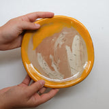 Assiette 38HB35 en faïence rouge D 19,5cm - Multicolore d'Héloise Bariol chez Brutal Ceramics