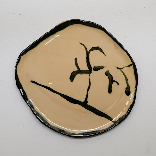 Assiette 38HB39 en faïence rouge D 25cm - Multicolore d'Héloise Bariol chez Brutal Ceramics