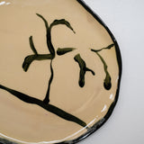 Assiette 38HB39 en faïence rouge D 25cm - Multicolore d'Héloise Bariol chez Brutal Ceramics