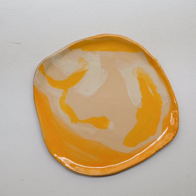 Assiette 38HB41 en faïence rouge D 25cm - Multicolore d'Héloise Bariol chez Brutal Ceramics