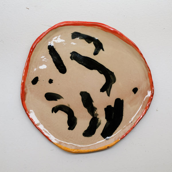 Assiette 38HB43 en faïence rouge D 25cm - Multicolore d'Héloise Bariol chez Brutal Ceramics