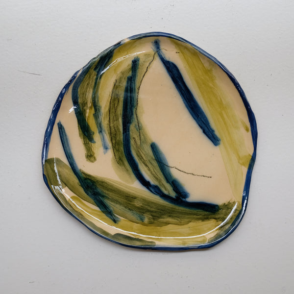 Assiette 38HB46 en faïence rouge D 25cm - Multicolore d'Héloise Bariol chez Brutal Ceramics