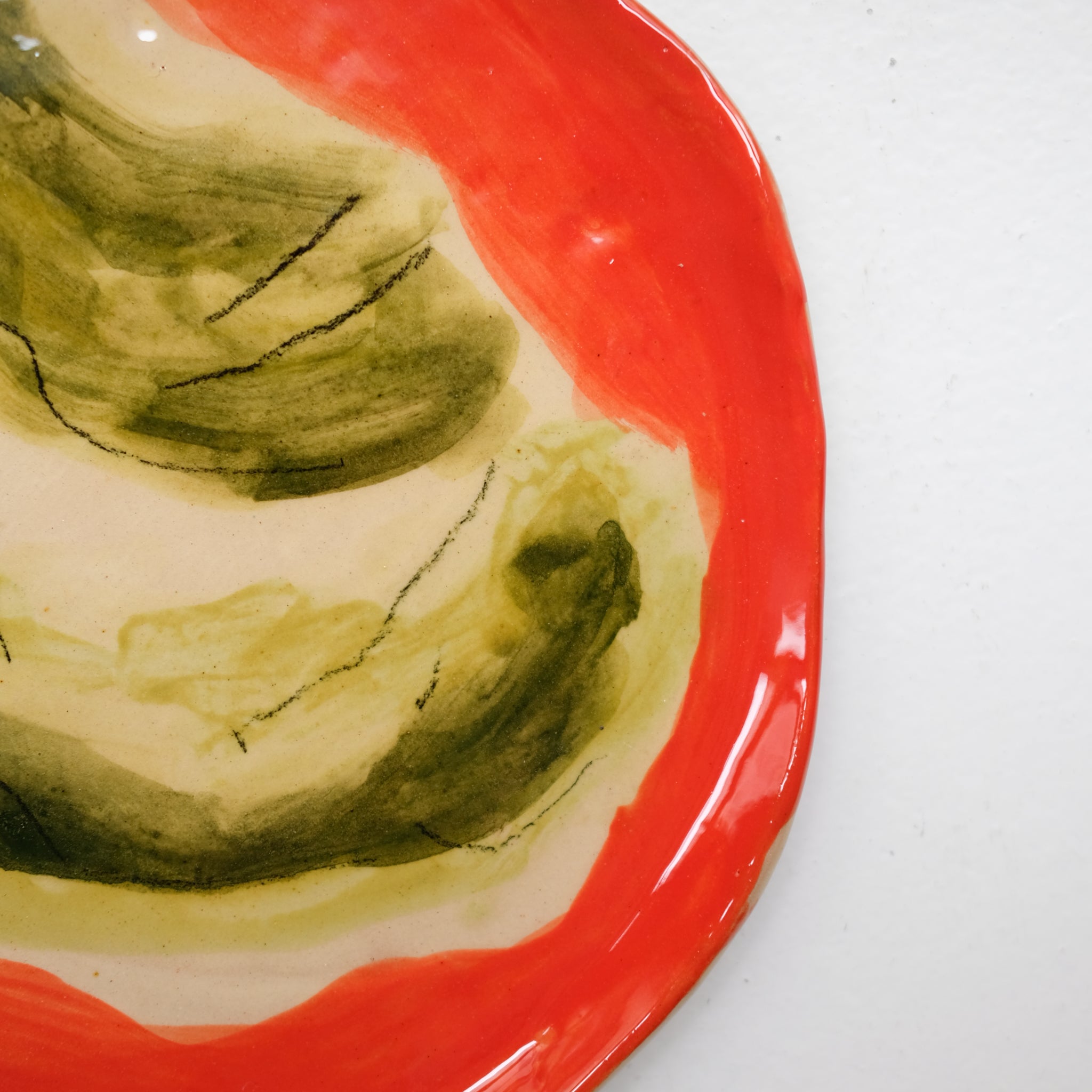 Assiette 38HB52 en faïence rouge D 25cm - Multicolore d'Héloise Bariol chez Brutal Ceramics