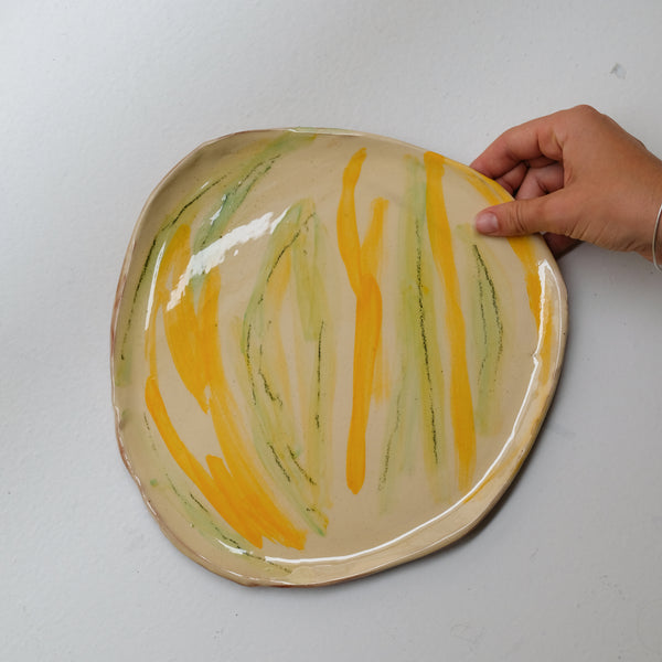 Assiette 38HB53 en faïence rouge D 25cm - Multicolore d'Héloise Bariol chez Brutal Ceramics