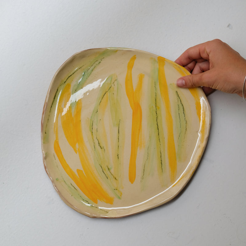 Assiette 38HB53 en faïence rouge D 25cm - Multicolore d'Héloise Bariol chez Brutal Ceramics