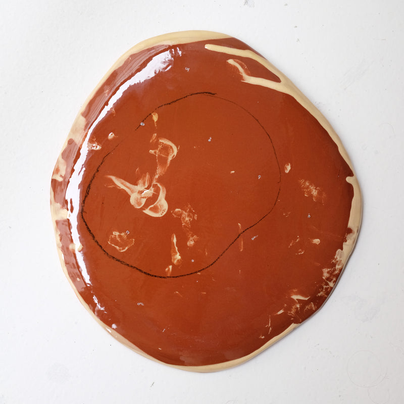 Assiette 38HB54 en faïence rouge D 25cm - Multicolore d'Héloise Bariol chez Brutal Ceramics