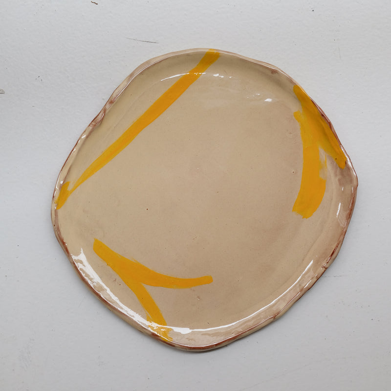 Assiette 38HB55 en faïence rouge D 25cm - Multicolore d'Héloise Bariol chez Brutal Ceramics