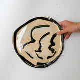 Assiette 38HB58 en faïence rouge D 25cm - Multicolore d'Héloise Bariol chez Brutal Ceramics