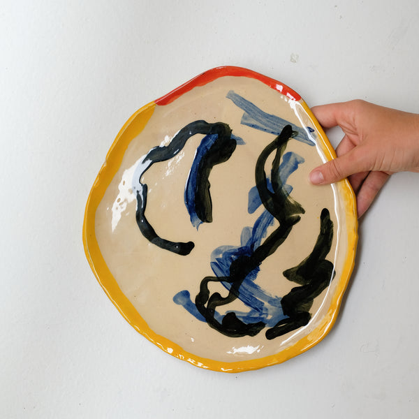 Assiette 38HB61 en faïence rouge D 25cm - Multicolore d'Héloise Bariol chez Brutal Ceramics