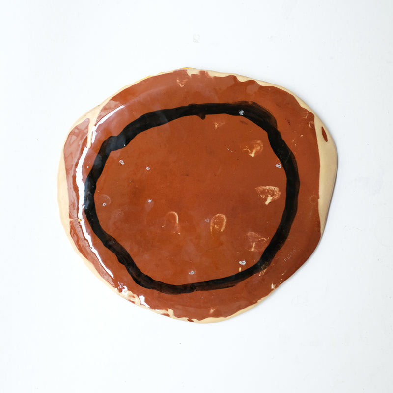 Assiette 38HB61 en faïence rouge D 25cm - Multicolore d'Héloise Bariol chez Brutal Ceramics