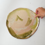 Assiette 38HB62 en faïence rouge D 25cm - Multicolore d'Héloise Bariol chez Brutal Ceramics