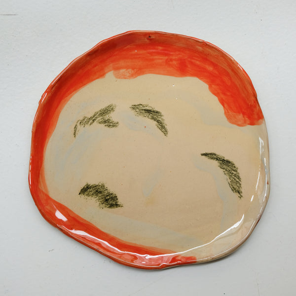 Assiette 38HB67 en faïence rouge D 25cm - Multicolore d'Héloise Bariol chez Brutal Ceramics