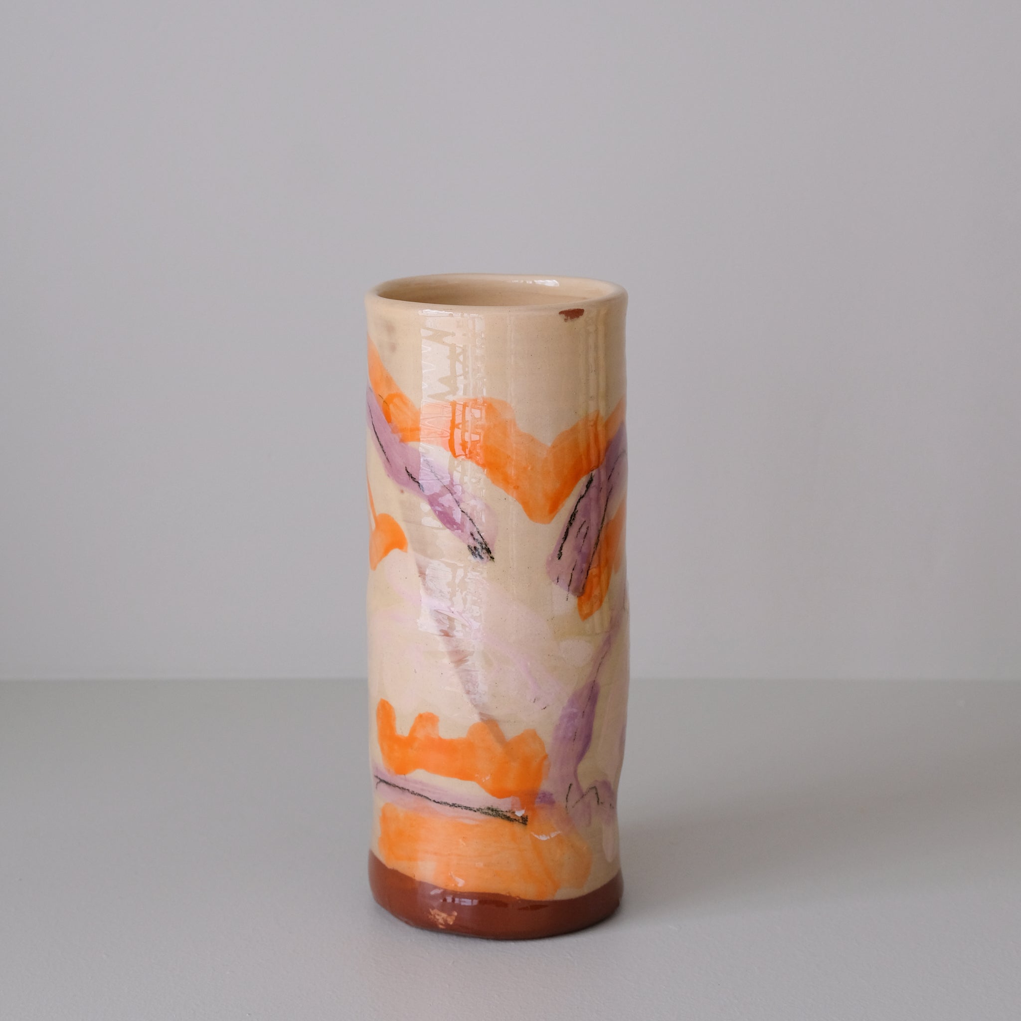 Vase 02 en faïence rouge H 23cm - Multicolore d'Héloise Bariol chez Brutal Ceramics