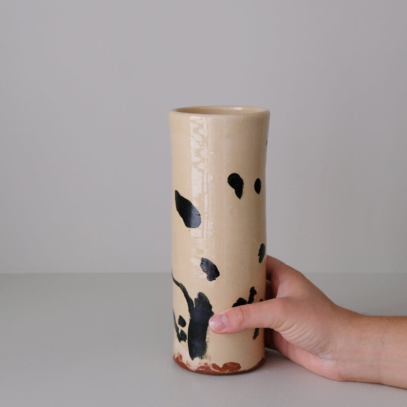 Vase 09 en faïence rouge H 23cm - Multicolore d'Héloise Bariol chez Brutal Ceramics