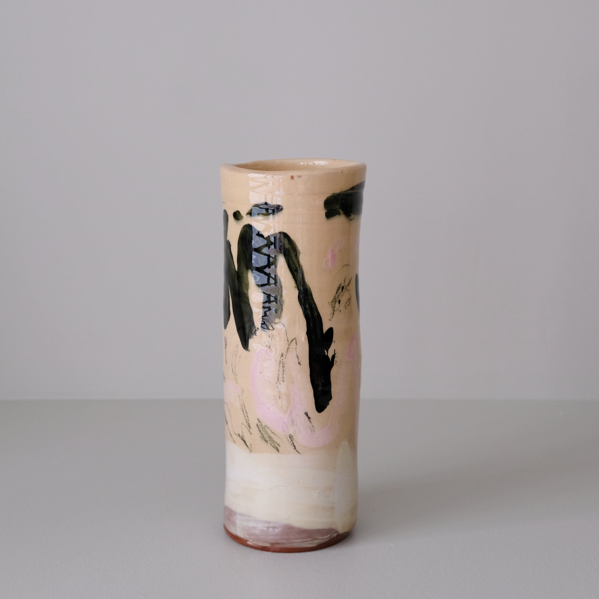 Vase 11 en faïence rouge H 23cm - Multicolore d'Héloise Bariol chez Brutal Ceramics