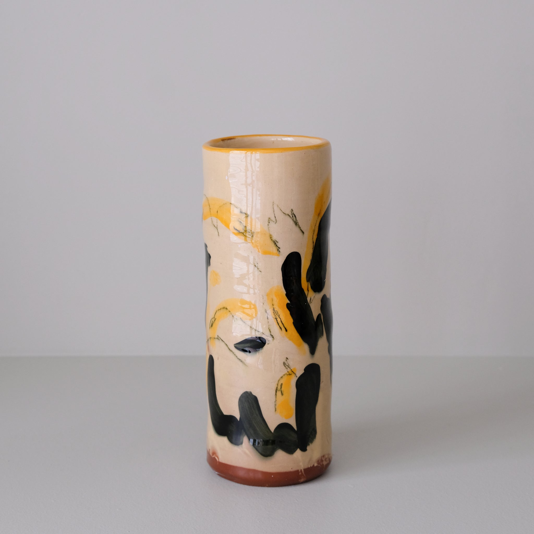 Vase 12 en faïence rouge H 23cm - Multicolore d'Héloise Bariol chez Brutal Ceramics
