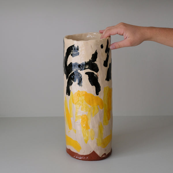 Vase en faïence rouge H 37,5cm - Multicolore d'Héloise Bariol chez Brutal Ceramics