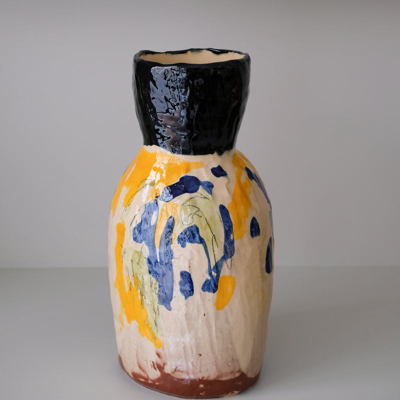Vase en faïence rouge H 42cm d'Héloise Bariol chez Brutal Ceramics