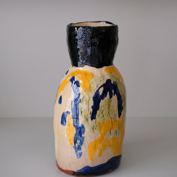 Vase en faïence rouge H 42cm d'Héloise Bariol chez Brutal Ceramics