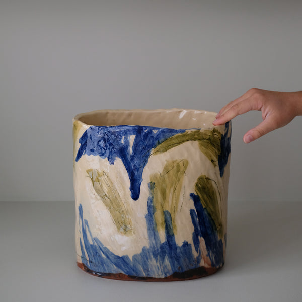 Vase en faïence rouge H 28cm d'Héloise Bariol chez Brutal Ceramics