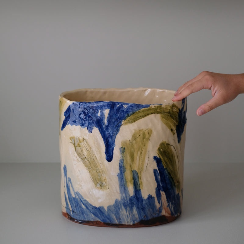 Vase en faïence rouge H 28cm d'Héloise Bariol chez Brutal Ceramics
