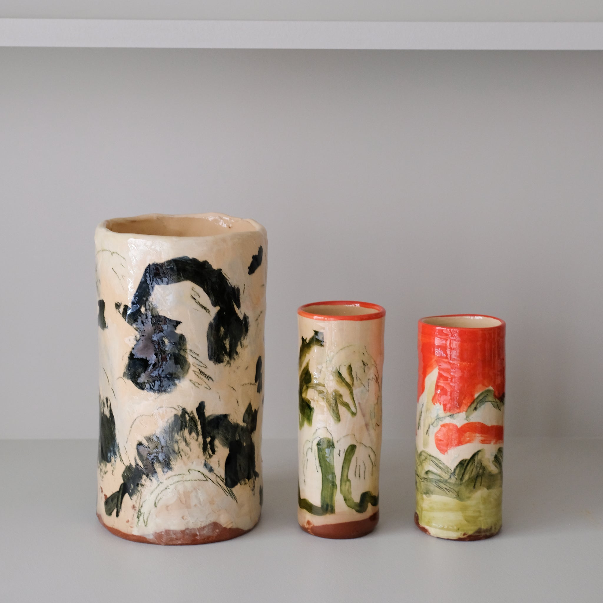 Vase 08 en faïence rouge H 23cm - Multicolore d'Héloise Bariol chez Brutal Ceramics