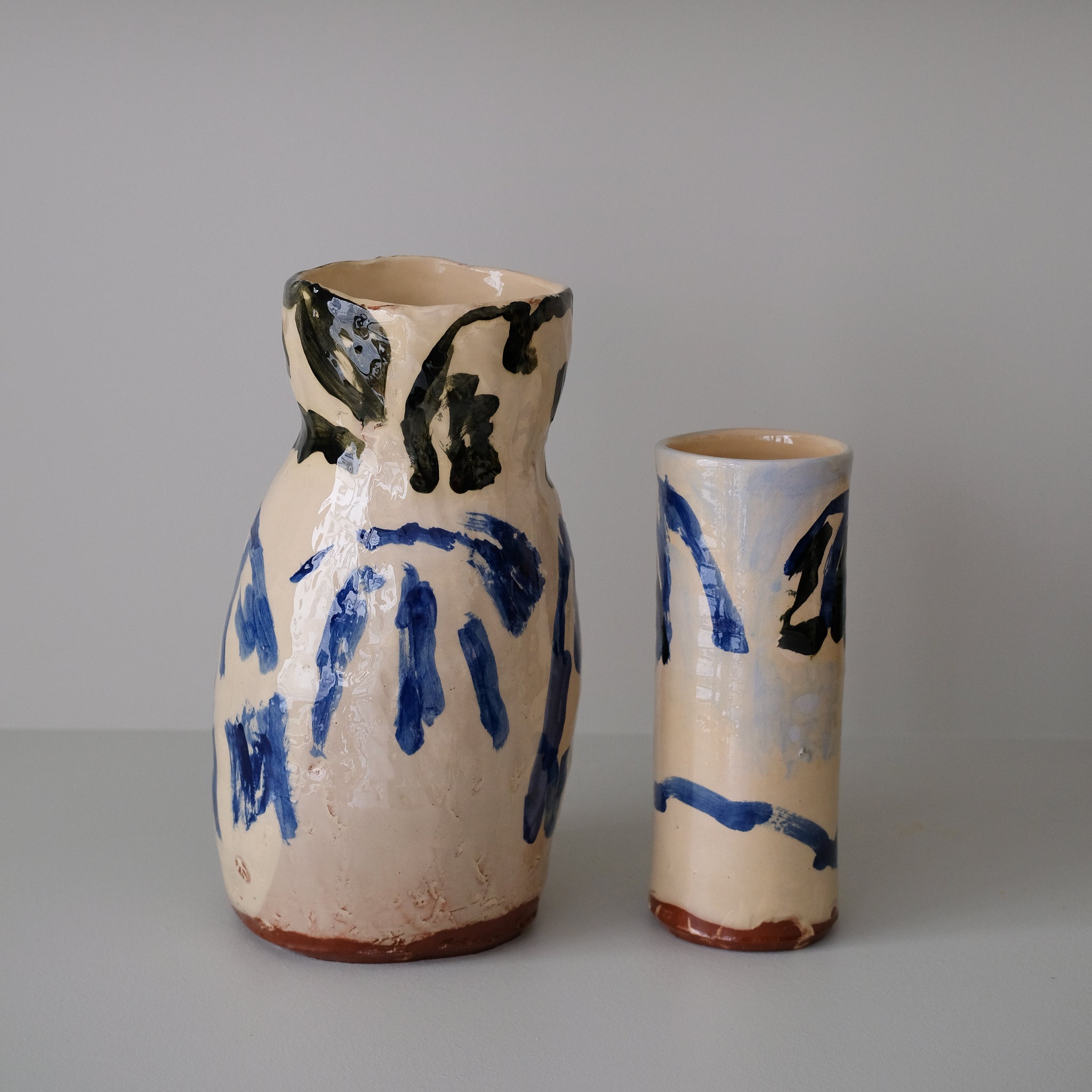 Vase en faïence rouge H 32cm d'Héloise Bariol chez Brutal Ceramics