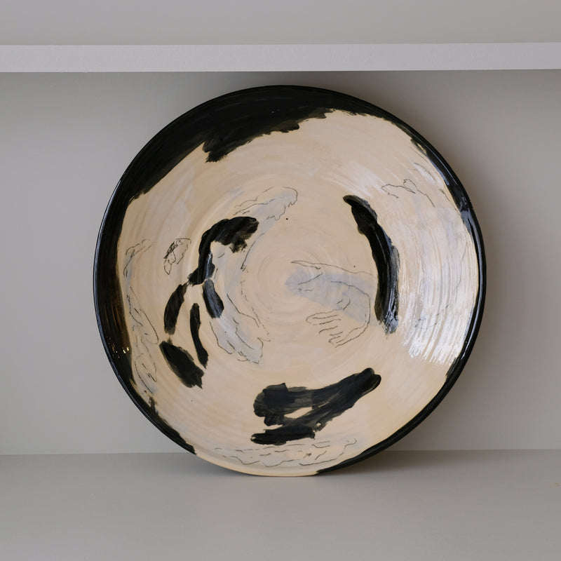 Plat 01 en faïence rouge D 48cm - Multicolore d'Héloise Bariol chez Brutal Ceramics