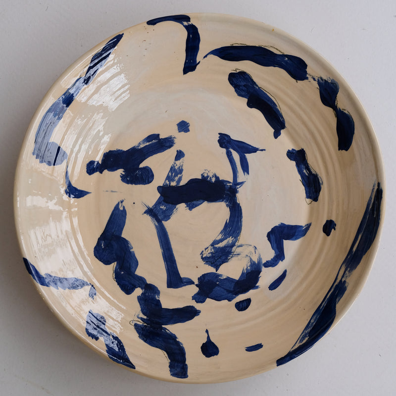 Plat 02 en faïence rouge D 48cm - Multicolore d'Héloise Bariol chez Brutal Ceramics