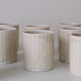 Tasse en porcelaine 230 ml cuisson feu - vert d'Ambre Hervo chez Brutal Ceramics