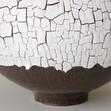 Vase L en terre du fuilet H 24cm - blanc et gris de Ambre Hervo chez Brutal Ceramics