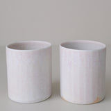 Tasse en porcelaine 230 ml cuisson feu - lila 03 de Ambre Hervo chez Brutal Ceramics