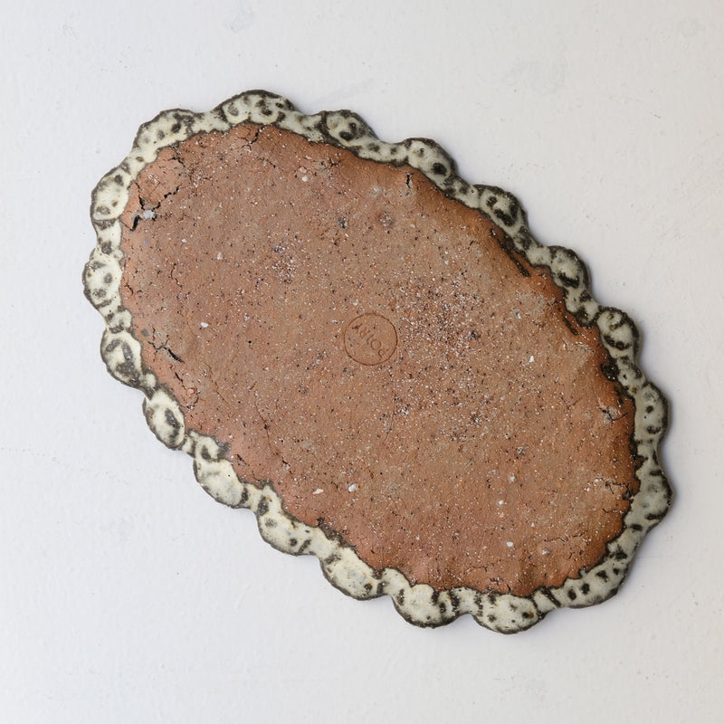 Plat oval en terre recoltée L 32cm - blanc mat de Potry chez Brutal Ceramics