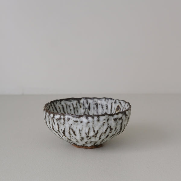 Mini tasse en terre recoltée 70ml - blanc mat de Potry chez Brutal Ceramics