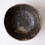 Saladier en terre recoltée D 22cm cuisson feu - brun de Potry chez Brutal Ceramics