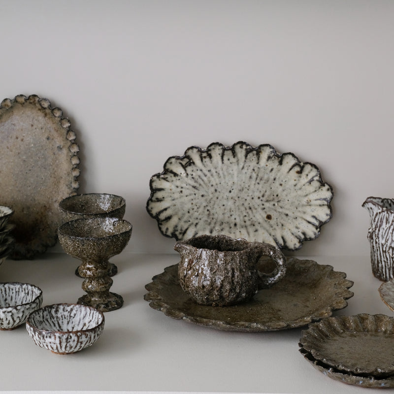 Pichet 04 en terre recoltée 410ml cuisson feu -vert moucheté de  Potry chez Brutal Ceramics