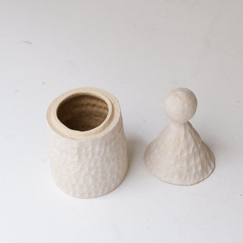 Boite en grès H 23cm - Blanc mat d'Apollonie Ceramics chez Brutal Ceramics