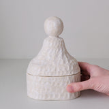Boite en grès H 17,5cm - Blanc mat d'Apollonie Ceramics chez Brutal Ceramics