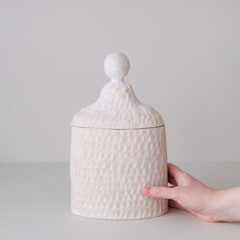 Boite en grès H 29cm - Blanc mat d'Apollonie Ceramics chez Brutal Ceramics