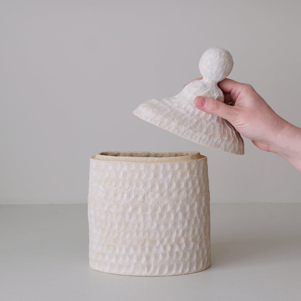 Boite en grès H 29cm - Blanc mat d'Apollonie Ceramics chez Brutal Ceramics