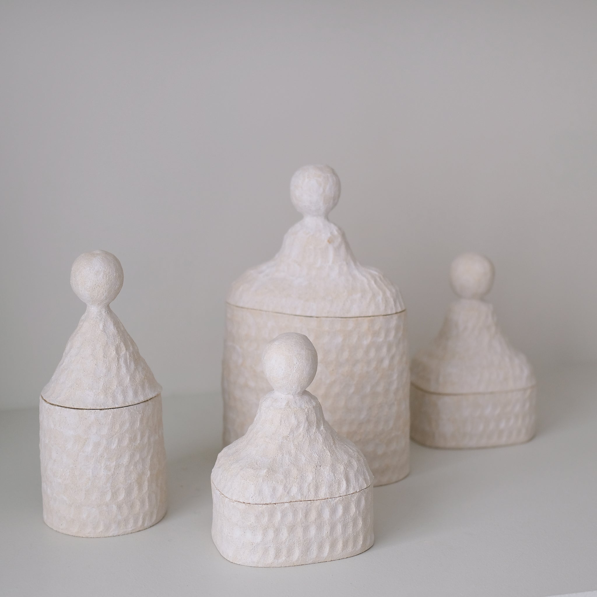 Boite en grès H 17,5cm - Blanc mat d'Apollonie Ceramics chez Brutal Ceramics