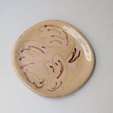 Assiette W25HB01 en faïence rouge D 19,5cm - Multicolore d'Héloise Bariol chez Brutal Ceramics