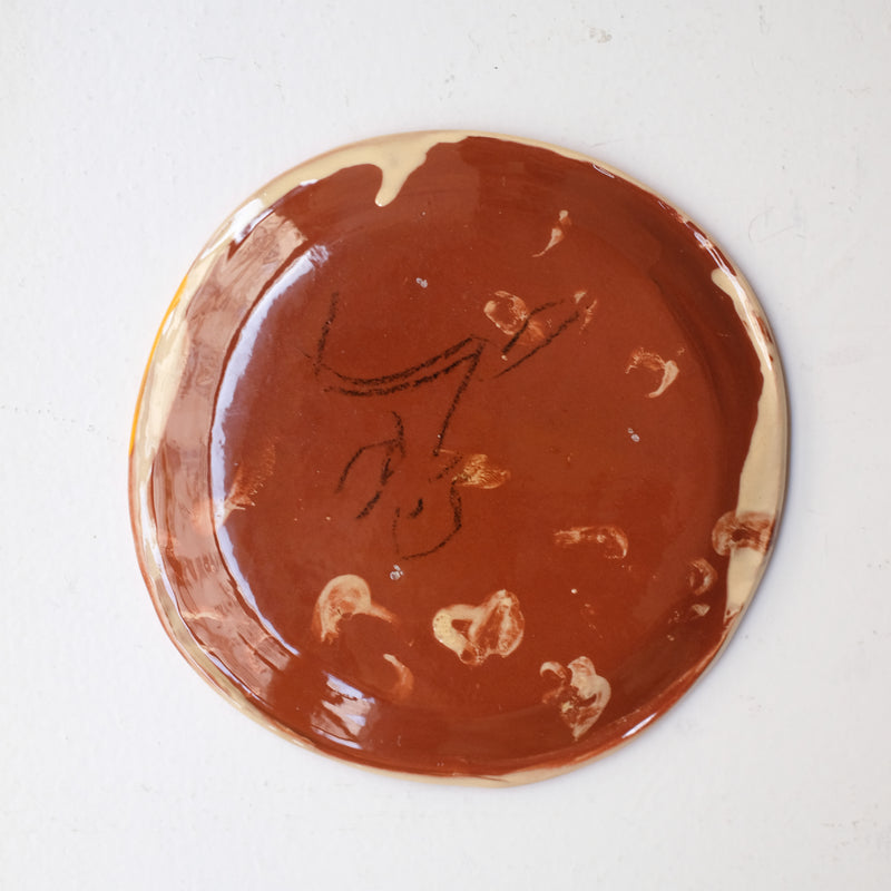 Assiette W25HB03 en faïence rouge D 19,5cm - Multicolore d'Héloise Bariol chez Brutal Ceramics