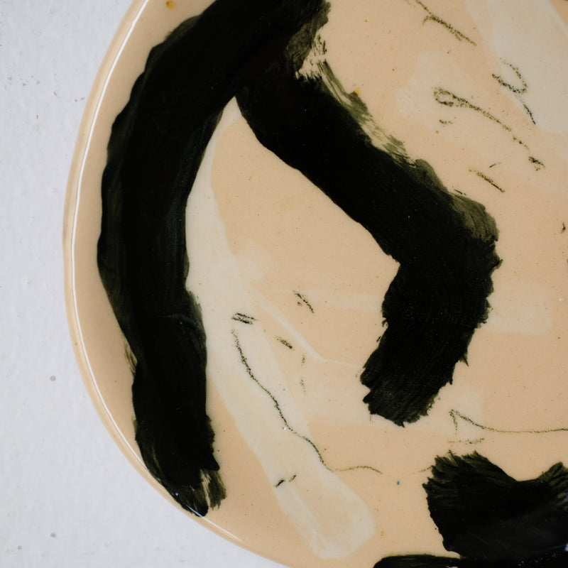 Assiette W25HB08 en faïence rouge D 19,5cm - Multicolore d'Héloise Bariol chez Brutal Ceramics